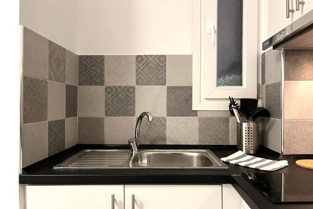 Pame Rentals - Ideal For 2 In Pagrati Athen Exterior foto