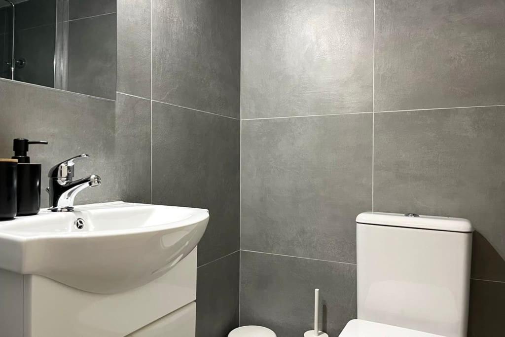 Pame Rentals - Ideal For 2 In Pagrati Athen Exterior foto